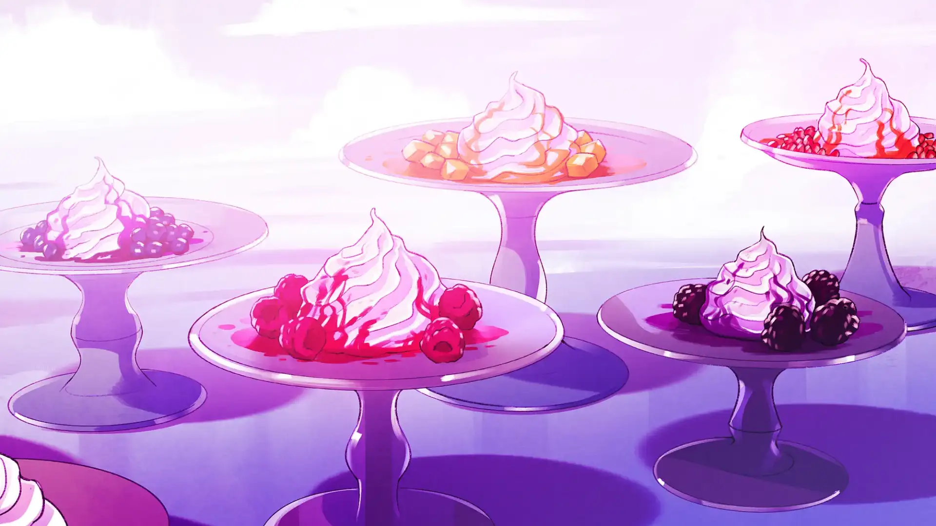 Mehrere elegante Dessertteller auf hohen St&auml;ndern, jeweils mit einem kleinen Baiser (luftiges, wei&szlig;es Geb&auml;ck), garniert mit verschiedenen Fr&uuml;chten wie Himbeeren, Brombeeren, Heidelbeeren und gew&uuml;rfelten Fr&uuml;chten, dazu Fruchtsaucen.